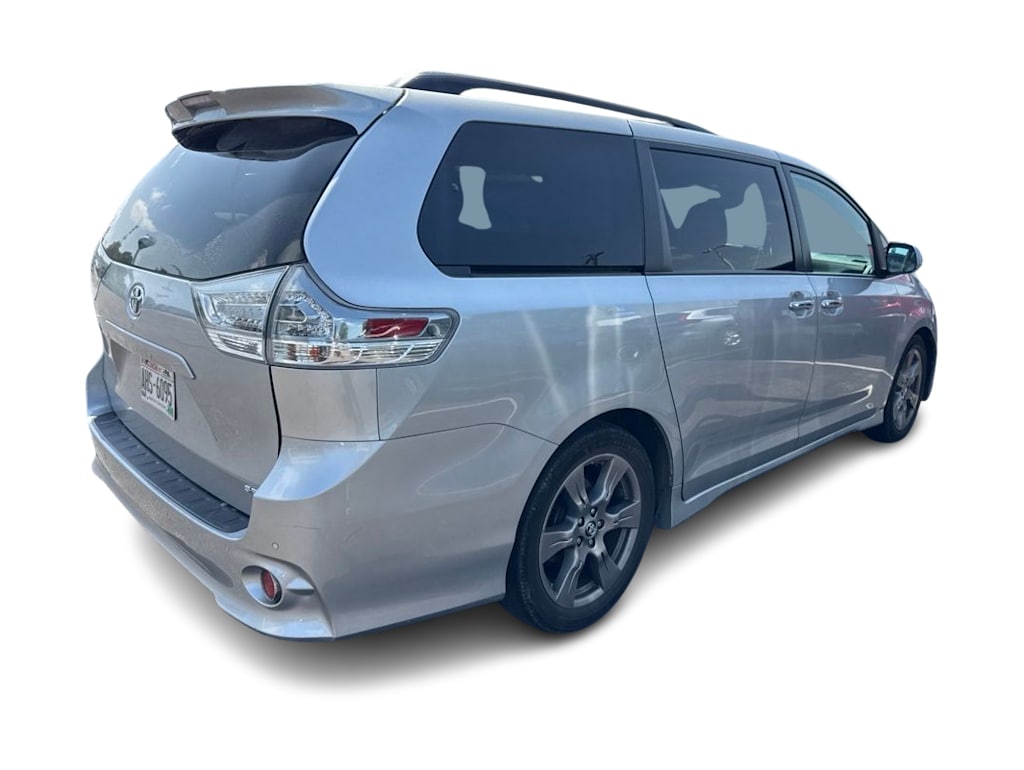 Thumbnail: 2019 Toyota Sienna - 7