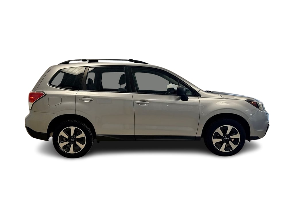 2017 Subaru Forester 2.5i 25