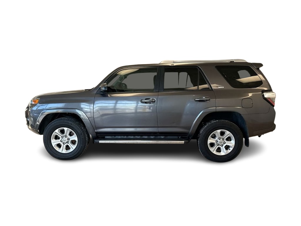 Thumbnail: 2015 Toyota 4Runner - 3