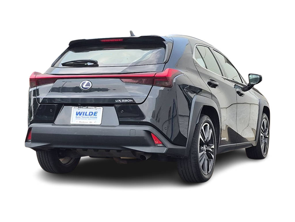 Thumbnail: 2021 Lexus UX - 22