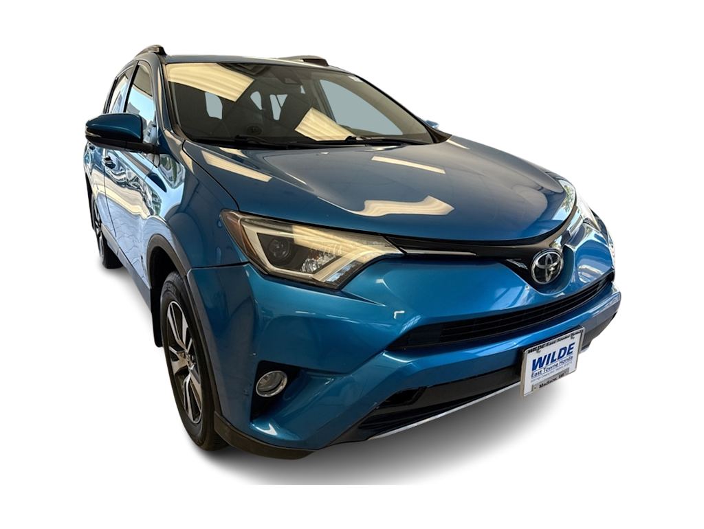 Thumbnail: 2017 Toyota RAV4 - 22