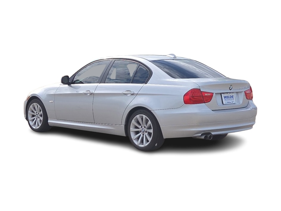 Thumbnail: 2011 BMW 3 Series - 4