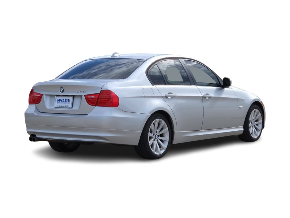 Thumbnail: 2011 BMW 3 Series - 21