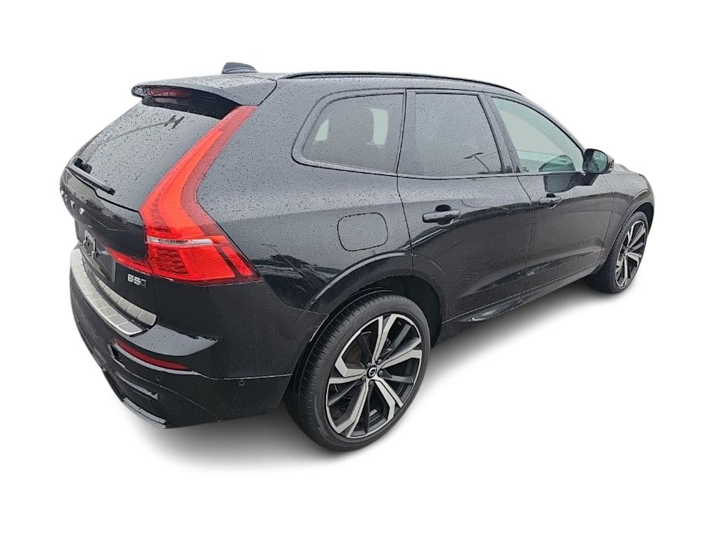 Thumbnail: 2022 Volvo XC60 - 6