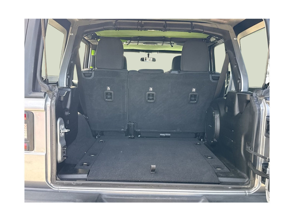 Thumbnail: 2018 Jeep Wrangler - 17