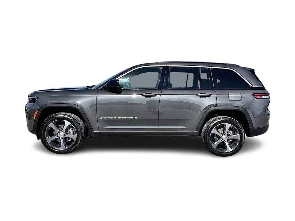 Thumbnail: 2026 Jeep Grand Cherokee - 3