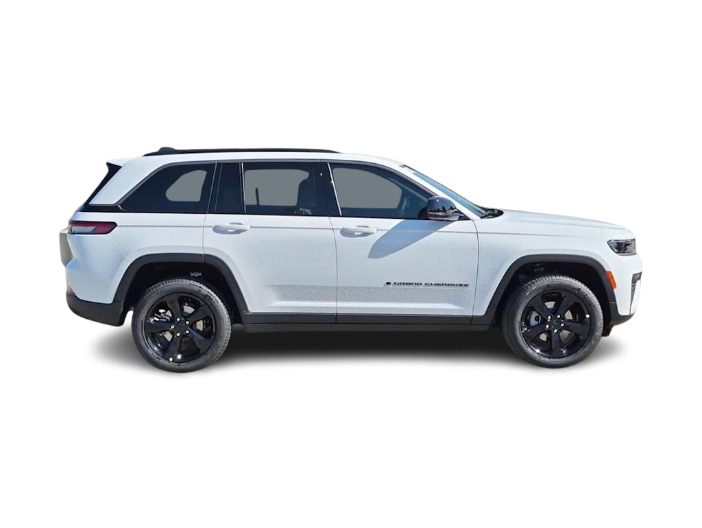 Thumbnail: 2026 Jeep Grand Cherokee - 18