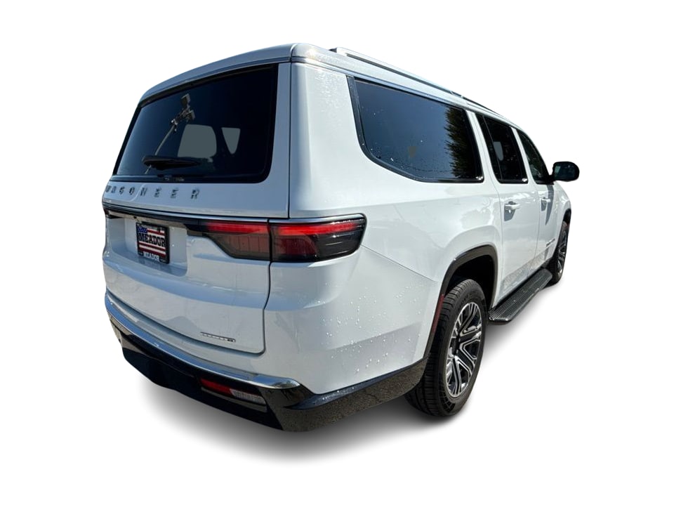 Thumbnail: 2024 Jeep Wagoneer - 16