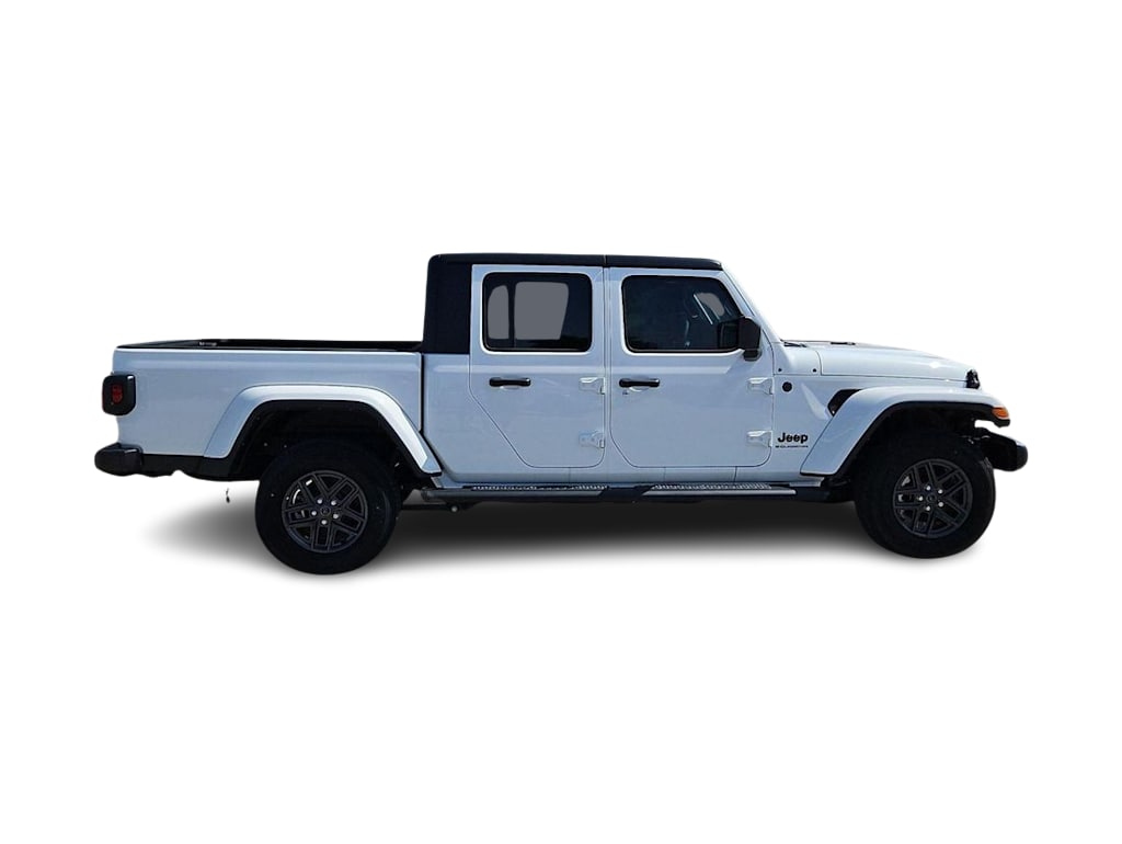 Thumbnail: 2025 Jeep Gladiator - 21