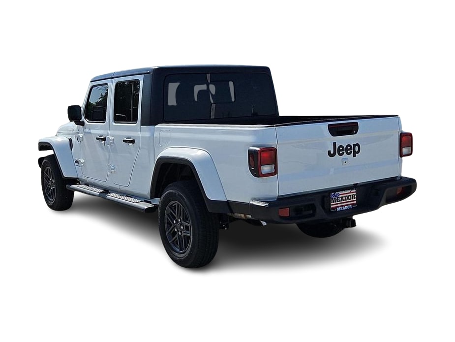 Thumbnail: 2025 Jeep Gladiator - 4
