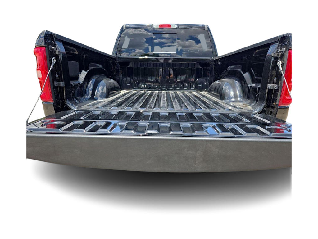 Thumbnail: 2026 RAM 1500 - 17