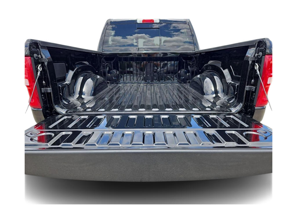 Thumbnail: 2026 RAM 1500 - 17