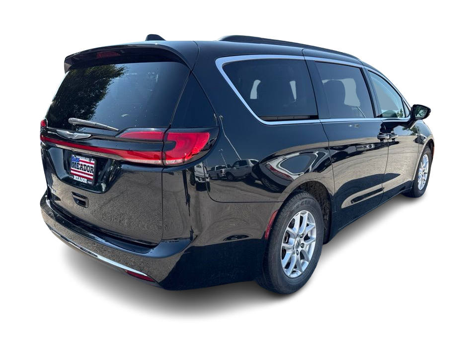 Thumbnail: 2022 Chrysler Pacifica - 15