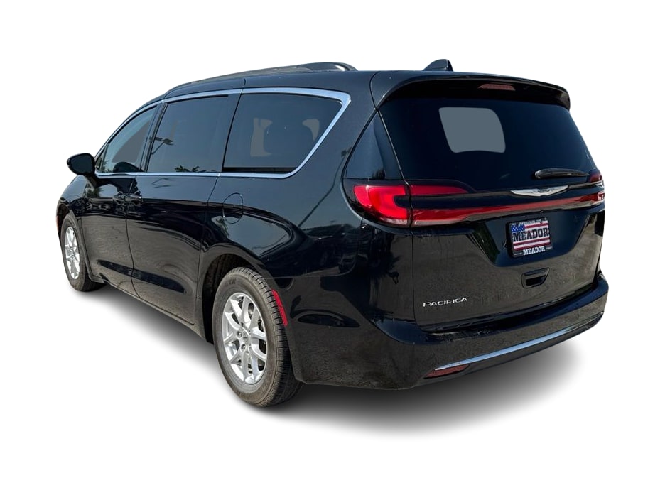 Thumbnail: 2022 Chrysler Pacifica - 3