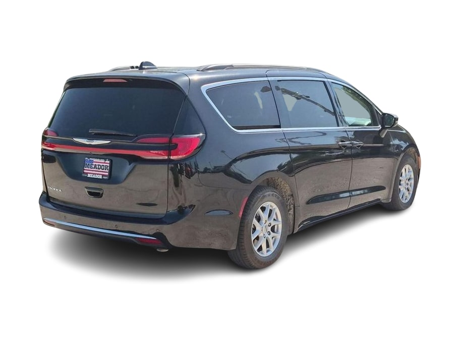 Thumbnail: 2022 Chrysler Pacifica - 17