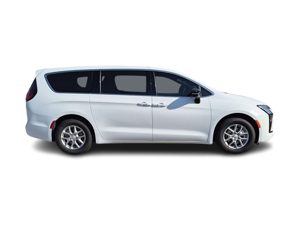 Thumbnail: 2027 Chrysler Pacifica - 17