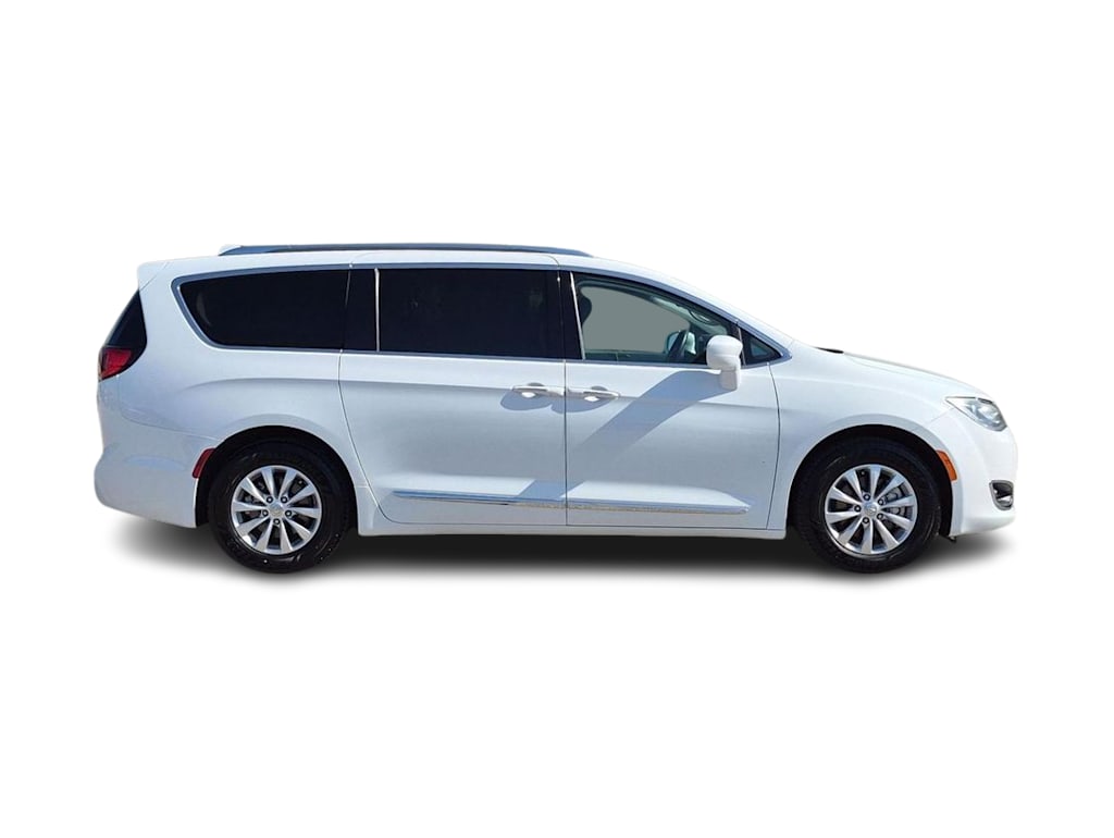 Thumbnail: 2019 Chrysler Pacifica - 21