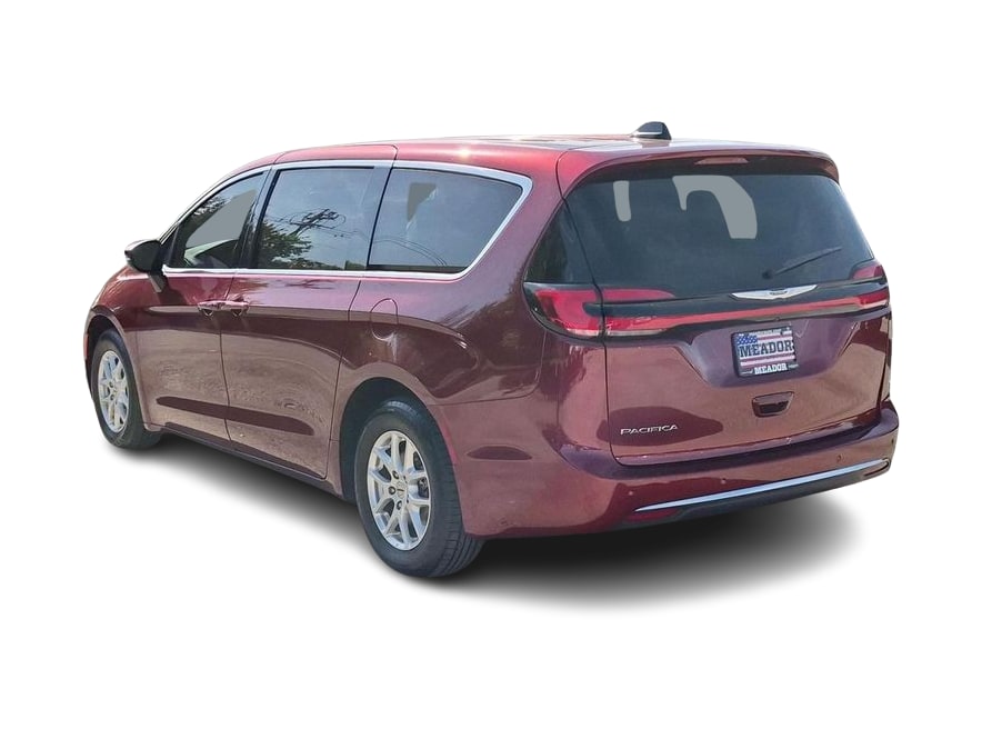 Thumbnail: 2023 Chrysler Pacifica - 4