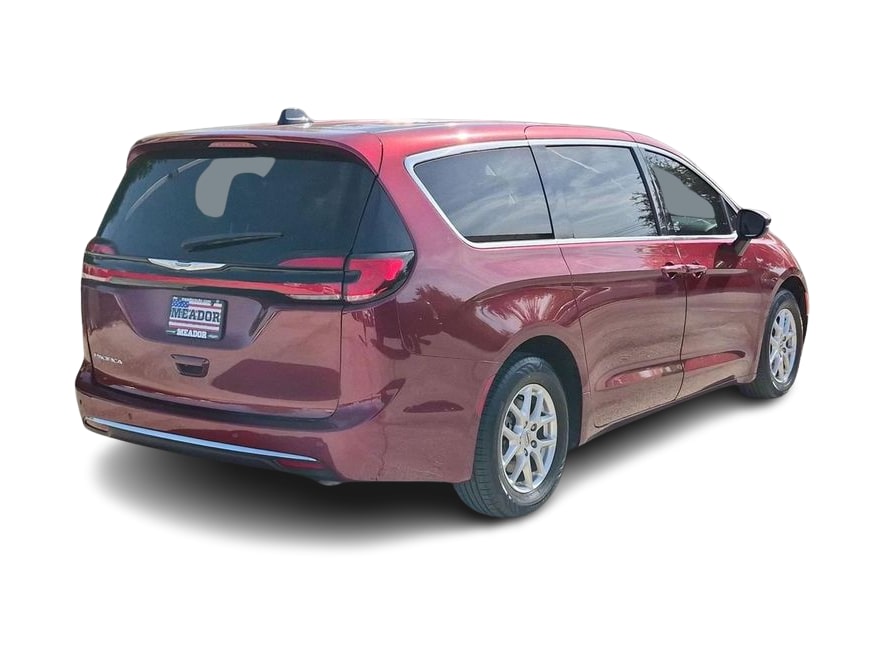 Thumbnail: 2023 Chrysler Pacifica - 18
