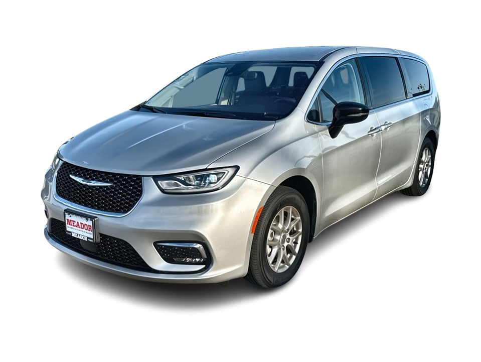 Used 2024 Chrysler Pacifica Touring L with VIN 2C4RC1BG3RR158107 for sale in Casper, WY