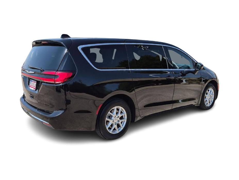 Thumbnail: 2025 Chrysler Pacifica - 17