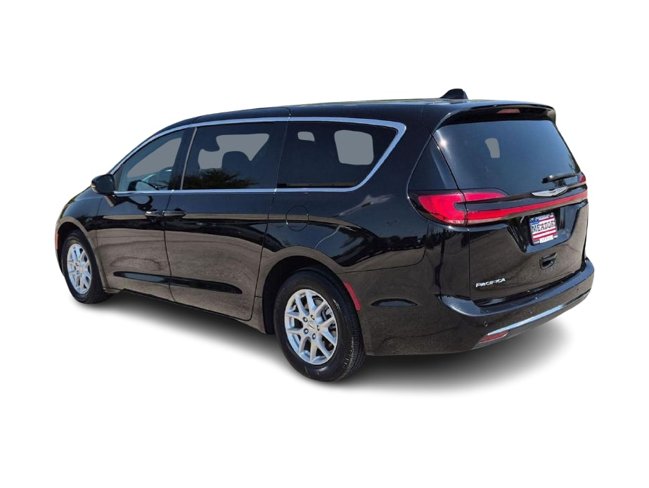 Thumbnail: 2025 Chrysler Pacifica - 4