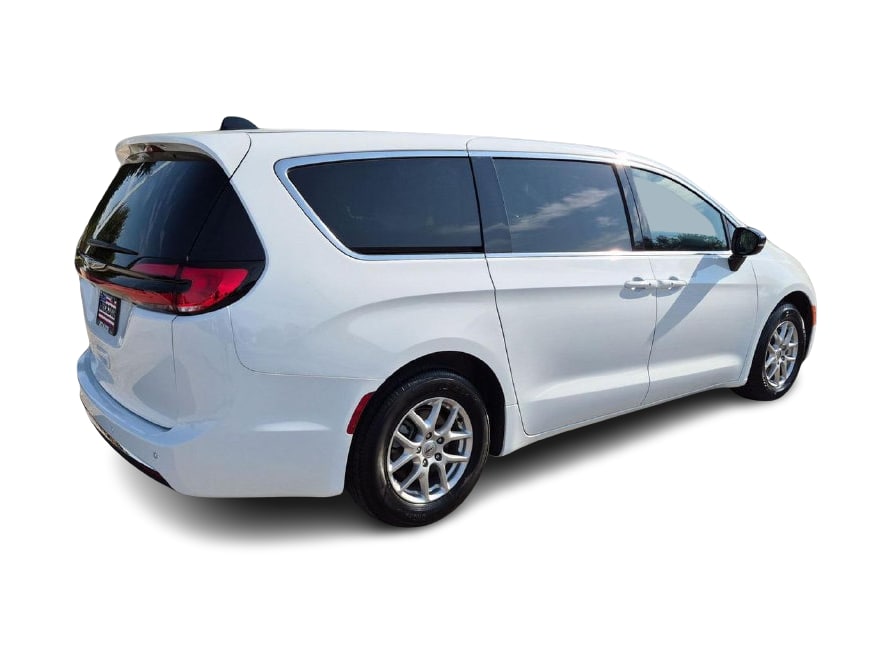 Thumbnail: 2025 Chrysler Pacifica - 18