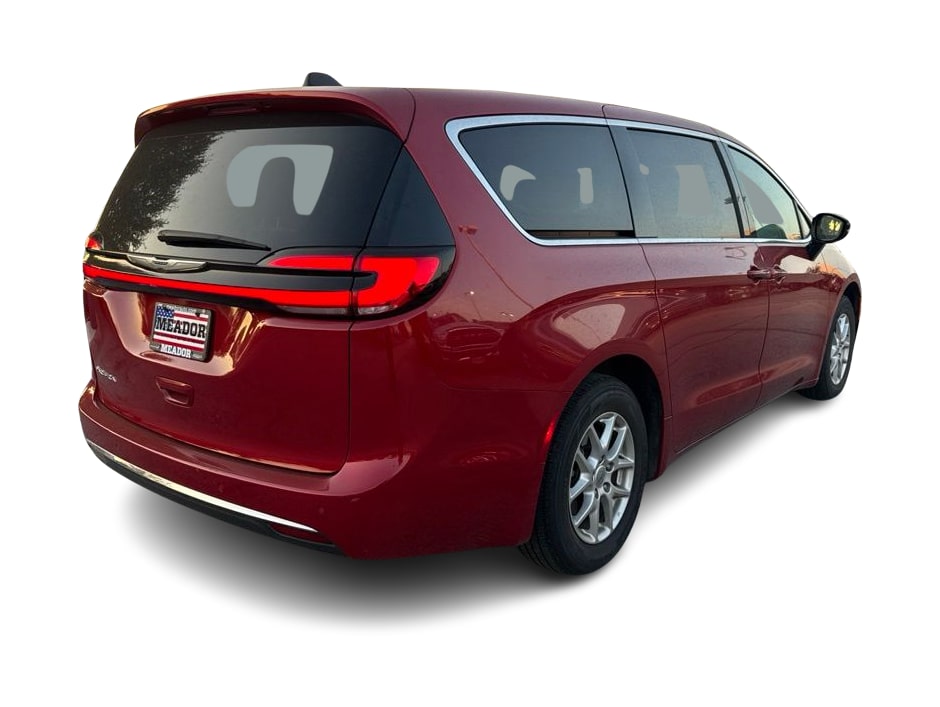 Thumbnail: 2025 Chrysler Pacifica - 16