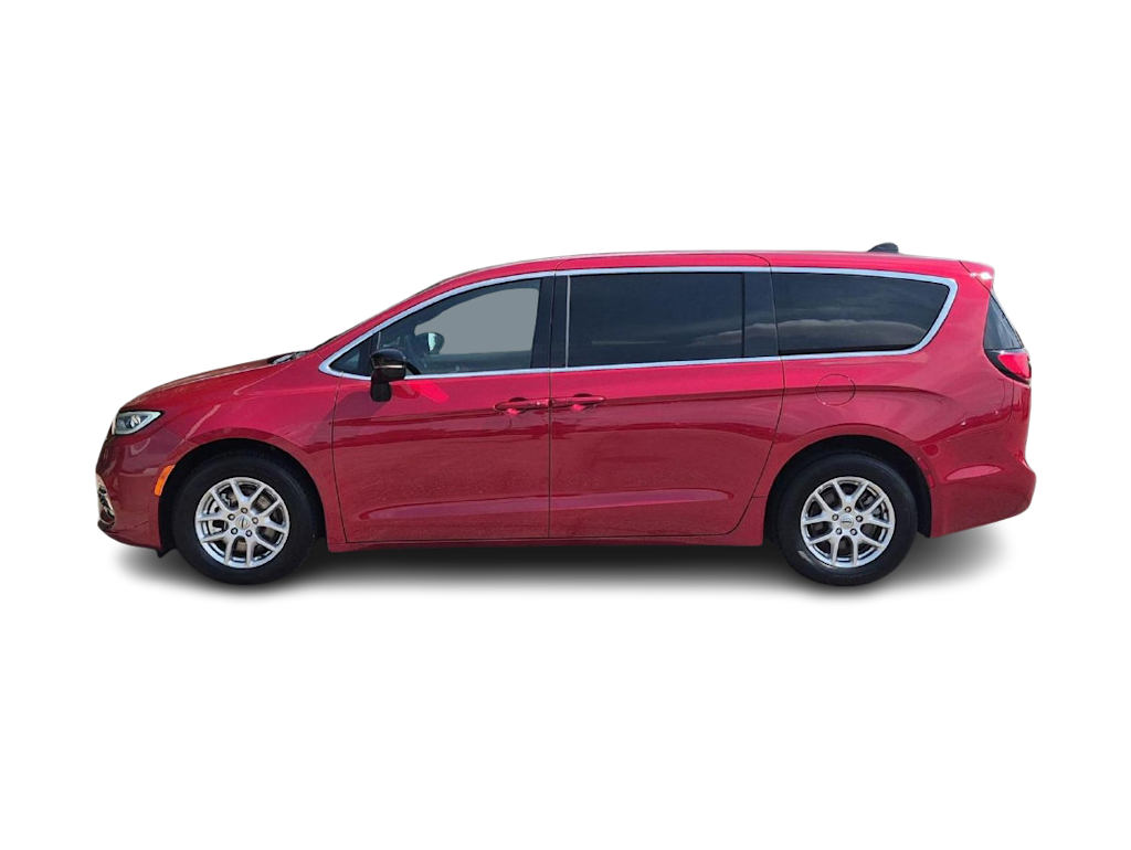 Thumbnail: 2025 Chrysler Pacifica - 3
