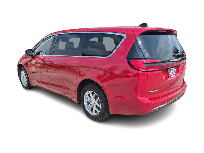 Thumbnail: 2025 Chrysler Pacifica - 4