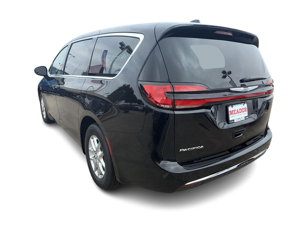 Thumbnail: 2025 Chrysler Pacifica - 4