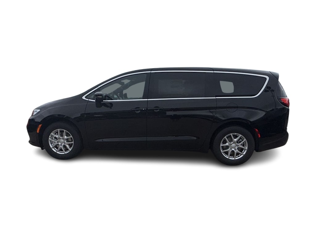 Thumbnail: 2025 Chrysler Pacifica - 3