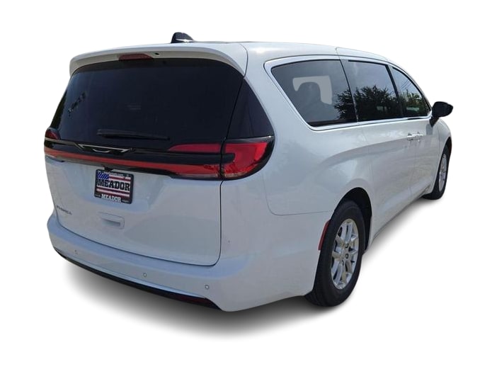 Thumbnail: 2027 Chrysler Pacifica - 20