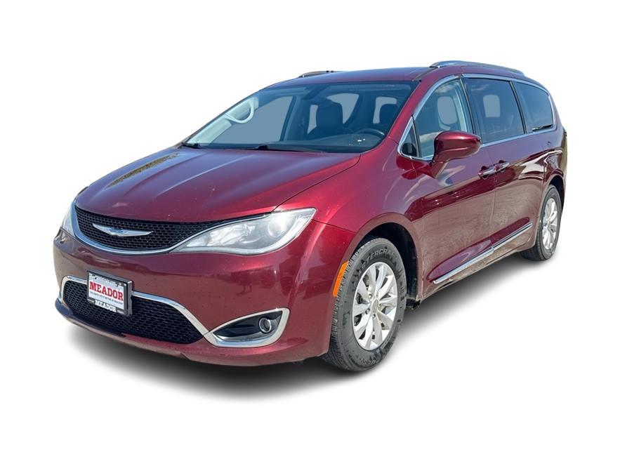 Used 2018 Chrysler Pacifica Touring L with VIN 2C4RC1BG9JR290597 for sale in West Allis, WI