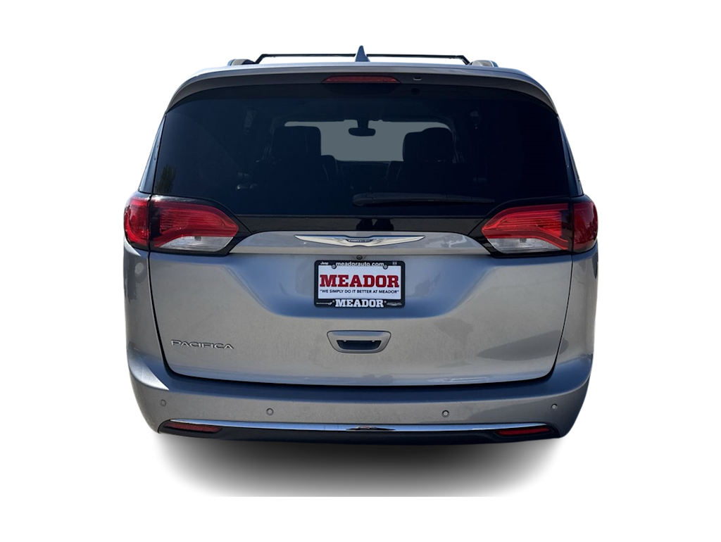 Thumbnail: 2018 Chrysler Pacifica - 6
