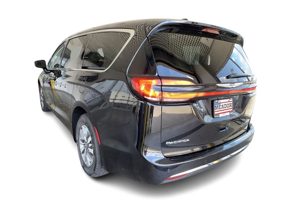 Thumbnail: 2024 Chrysler Pacifica - 4