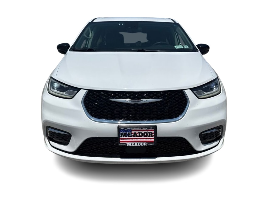 Thumbnail: 2024 Chrysler Pacifica - 6