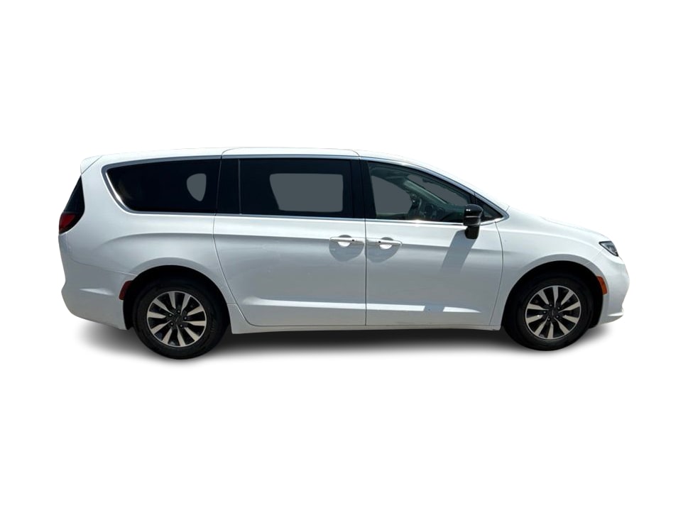 Thumbnail: 2024 Chrysler Pacifica - 14