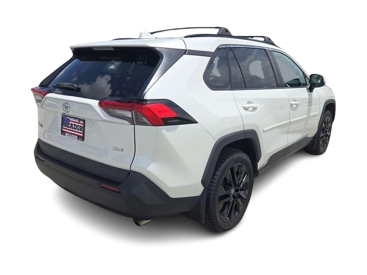 Thumbnail: 2021 Toyota RAV4 - 21