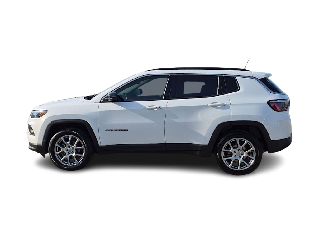 Thumbnail: 2022 Jeep Compass - 3