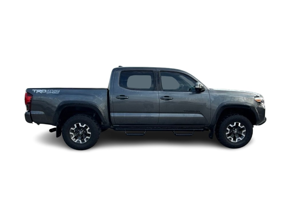 Thumbnail: 2019 Toyota Tacoma - 16