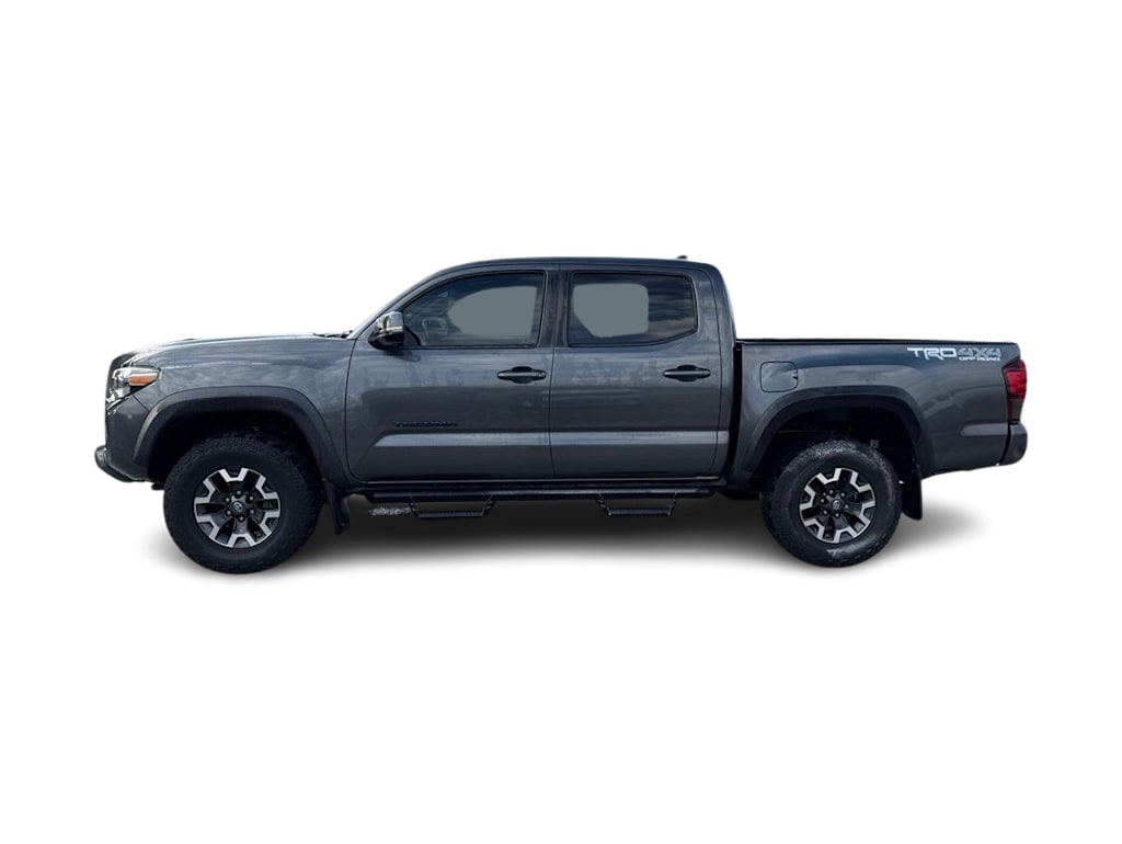 Thumbnail: 2019 Toyota Tacoma - 3