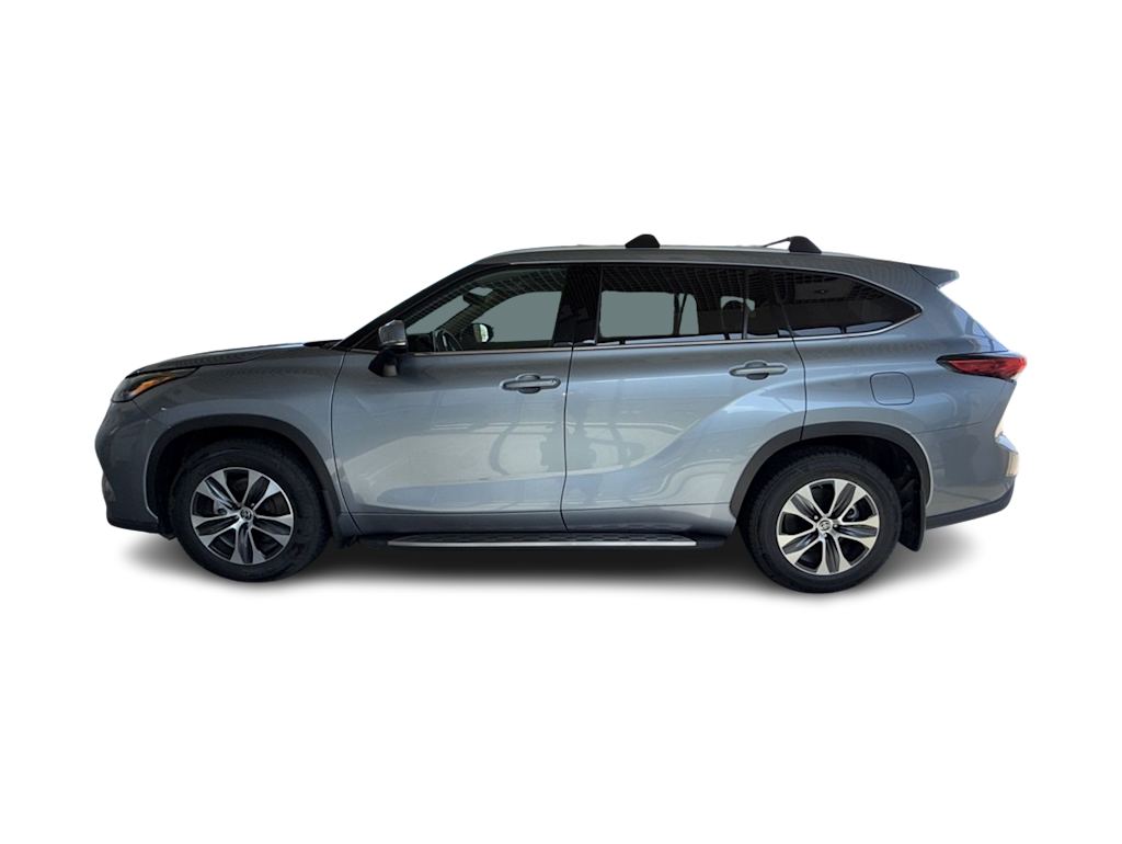 Thumbnail: 2022 Toyota Highlander - 3