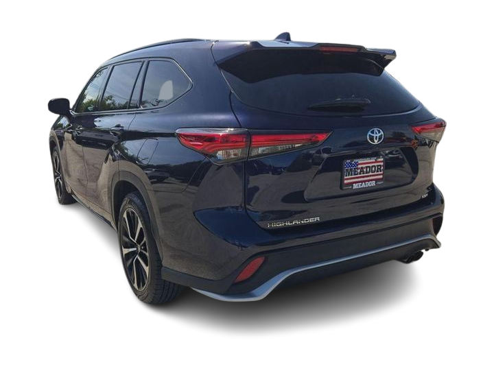 Thumbnail: 2021 Toyota Highlander - 4