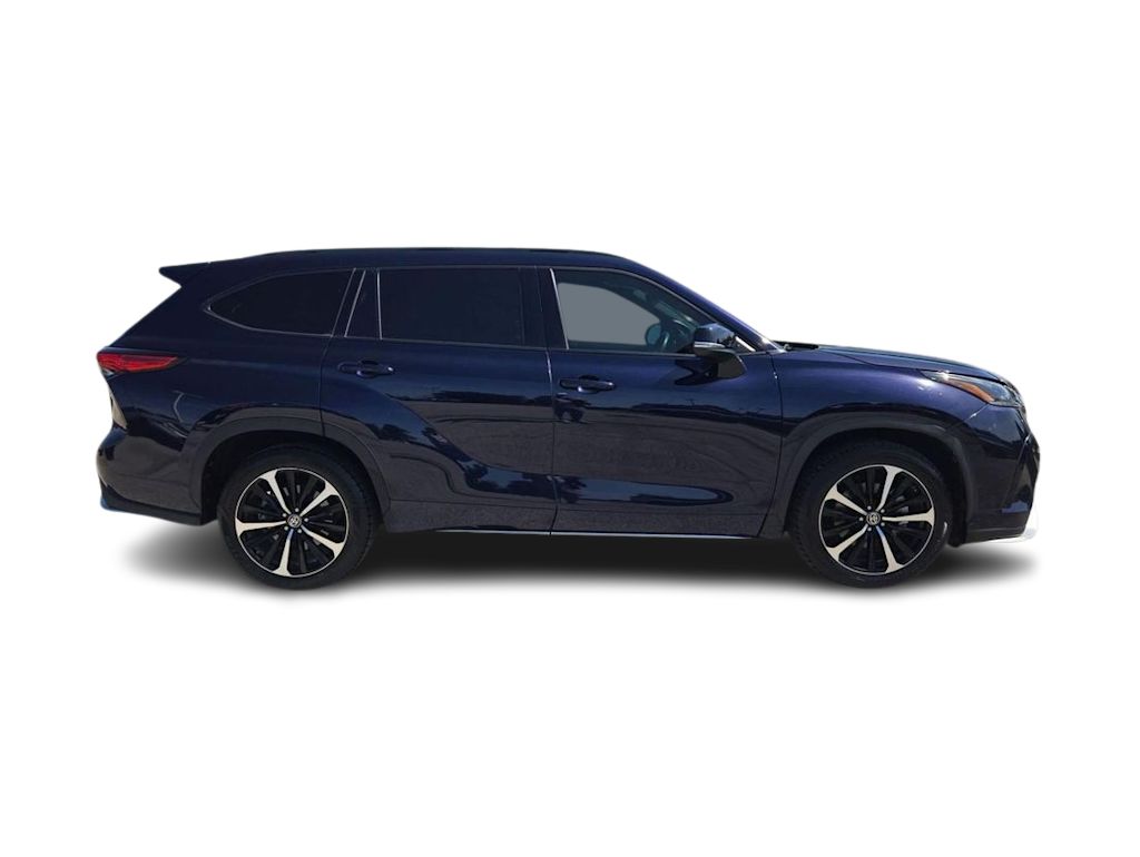 Thumbnail: 2021 Toyota Highlander - 21