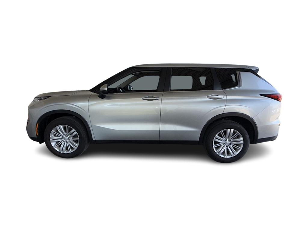 Thumbnail: 2024 Mitsubishi Outlander - 3