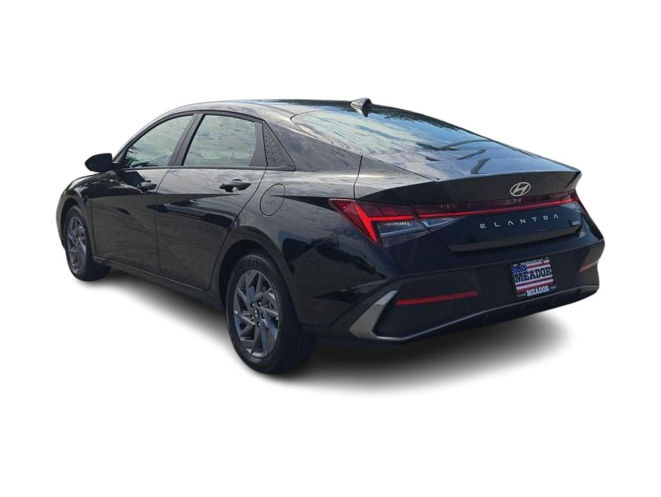 Thumbnail: 2026 Hyundai Elantra - 4