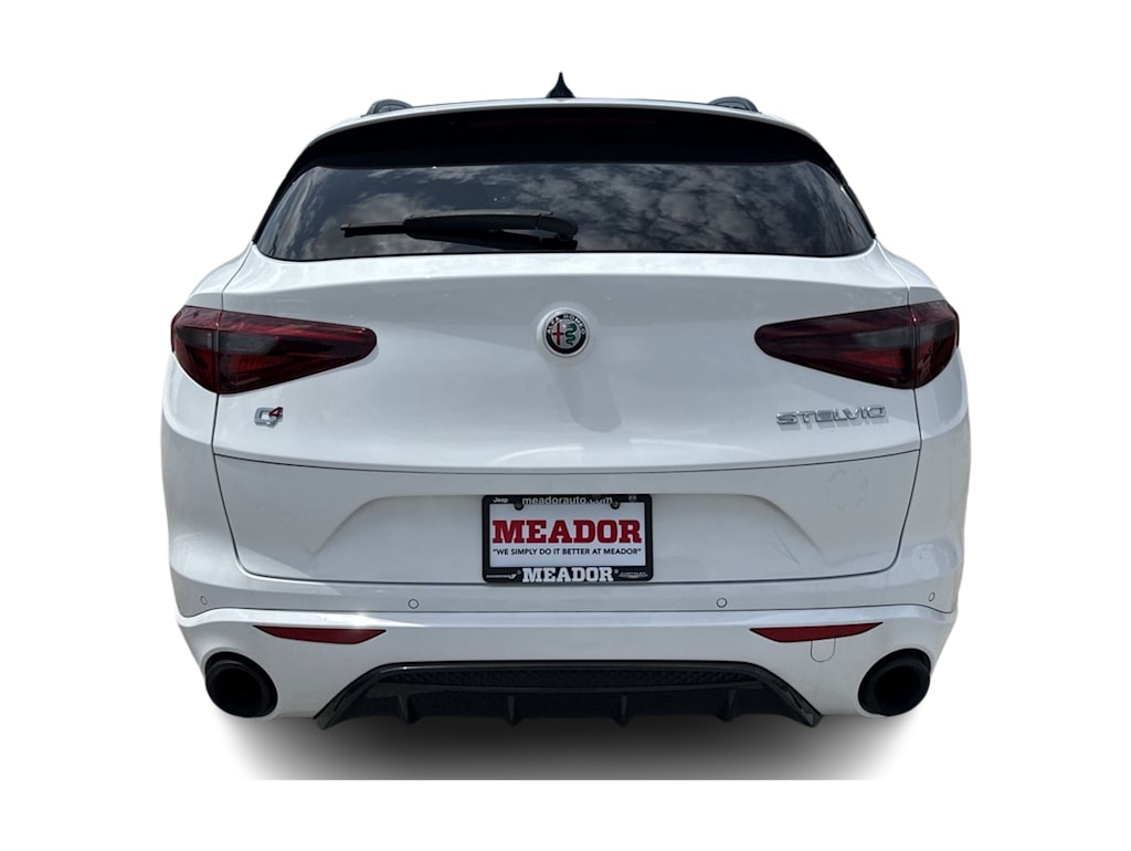 Thumbnail: 2022 Alfa Romeo Stelvio - 5