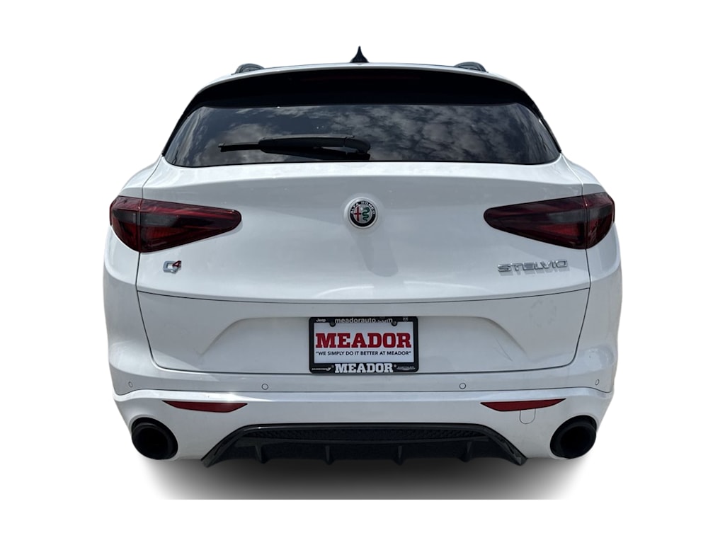 Thumbnail: 2022 Alfa Romeo Stelvio - 5
