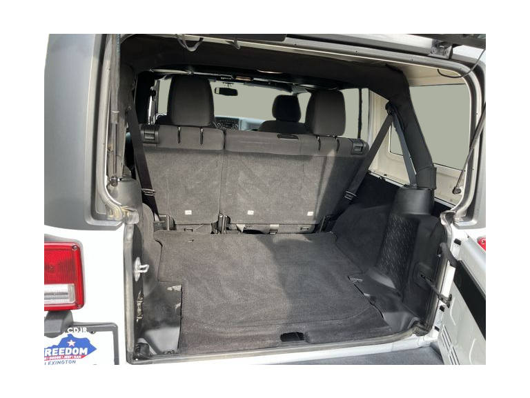 Thumbnail: 2018 Jeep Wrangler - 14